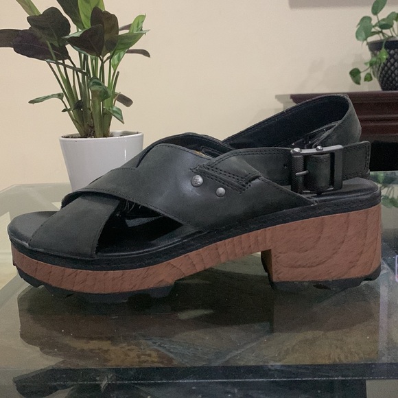 CAT (CATERPILLAR) Chunky Block Wood Heel Black Leather Slingback Sandals - Picture 12 of 12